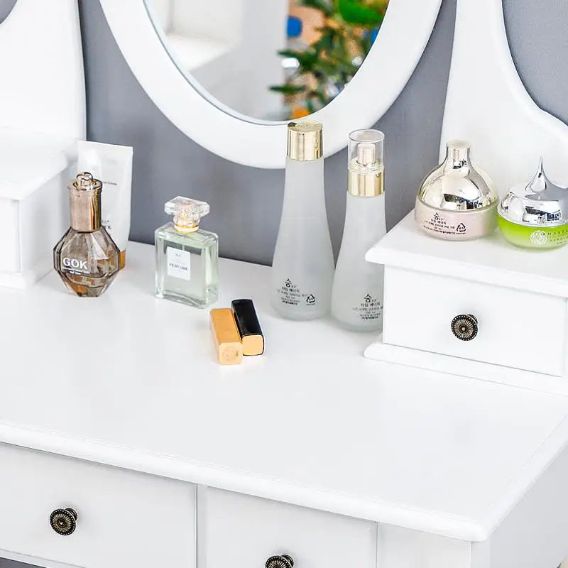 Elegant white Dressing Table with wood carving decoration Allure - Vanity Tables - KonnaLiving